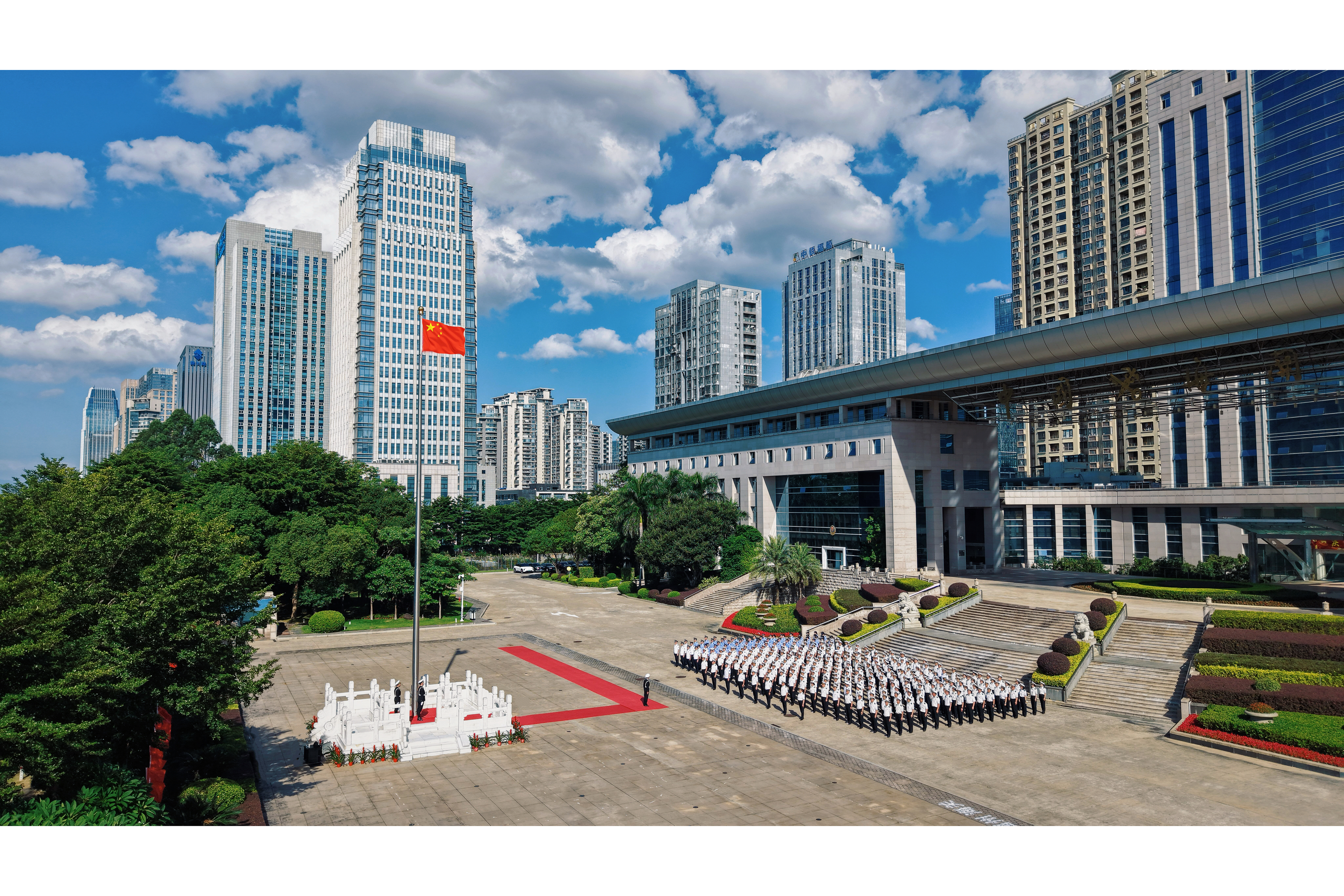 福州海关举行升旗仪式